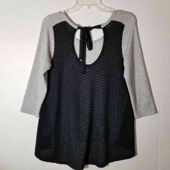 Gawdy Me Gray & Black Hi-Low Knit Top‎ - Picture 9 of 9
